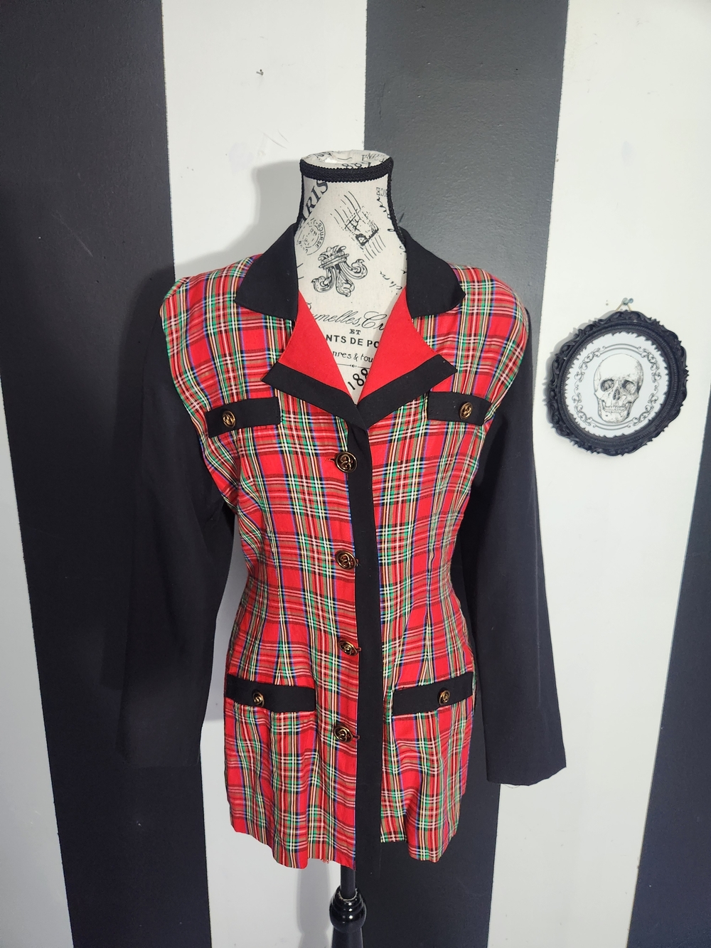 80's Red Tartan Blazer with Black Accents - Picture 2 of 6